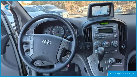 HYUNDAI STAREX 4WD 12-SEATER WAGON