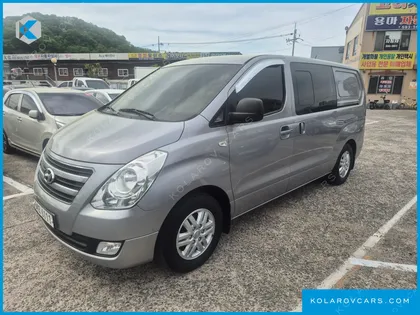 HYUNDAI STAREX 5-SEATER VAN