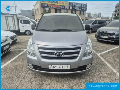 HYUNDAI STAREX 5-SEATER VAN