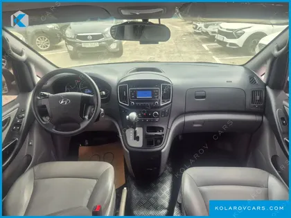 HYUNDAI STAREX 5-SEATER VAN