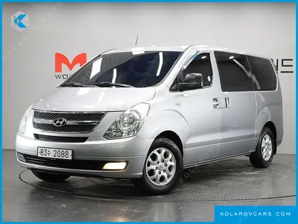 HYUNDAI STAREX 5-SEATER VAN