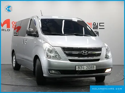 HYUNDAI STAREX 5-SEATER VAN