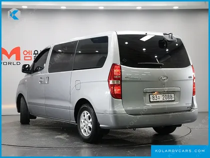 HYUNDAI STAREX 5-SEATER VAN