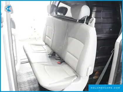 HYUNDAI STAREX 5-SEATER VAN