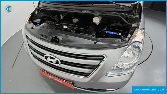 HYUNDAI STAREX 3-SEATER VAN