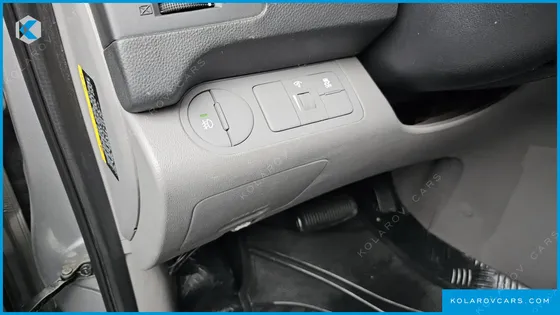 HYUNDAI STAREX 3-SEATER VAN
