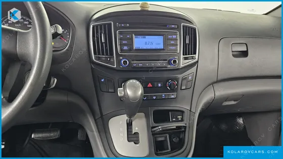 HYUNDAI STAREX 3-SEATER VAN