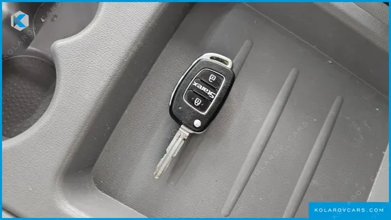 HYUNDAI STAREX 3-SEATER VAN