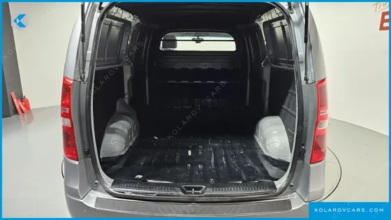 HYUNDAI STAREX 3-SEATER VAN