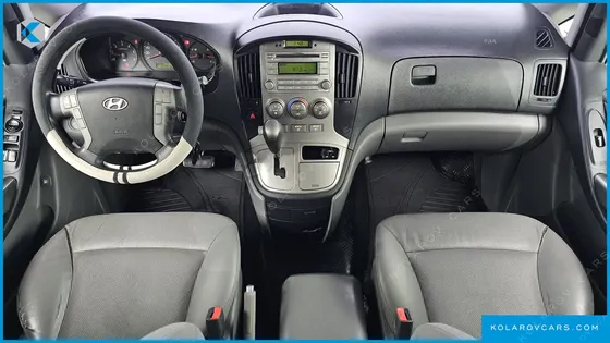 HYUNDAI STAREX 5-SEATER VAN