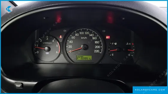 HYUNDAI STAREX 5-SEATER VAN