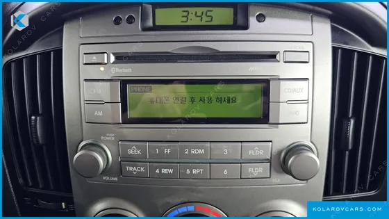 HYUNDAI STAREX 5-SEATER VAN