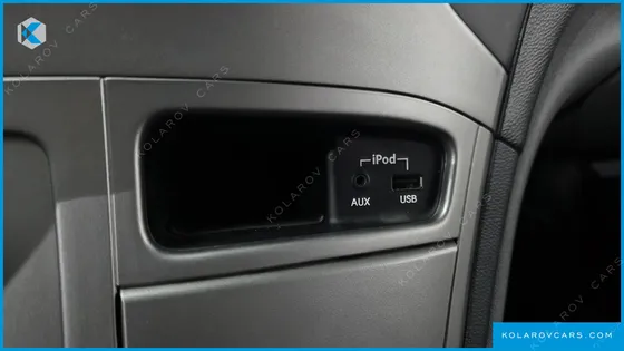 HYUNDAI STAREX 12-SEATER WAGON