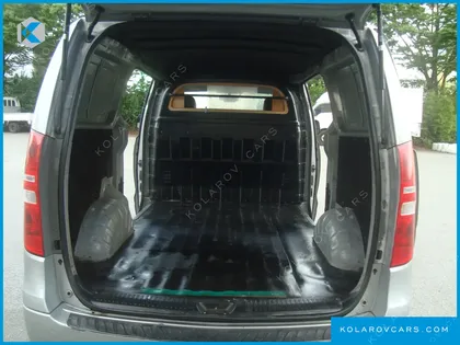 HYUNDAI STAREX 3-SEATER VAN