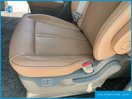 HYUNDAI STAREX 12-SEATER WAGON