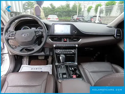 HYUNDAI GRANDEUR PREMIUM