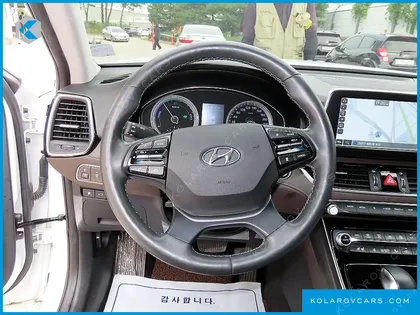 HYUNDAI GRANDEUR PREMIUM