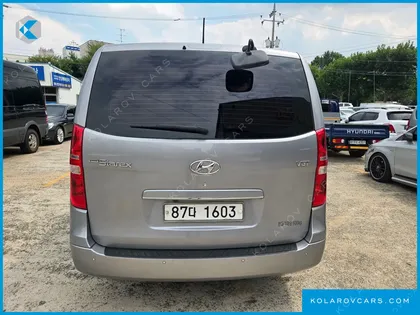HYUNDAI STAREX 5-SEATER VAN