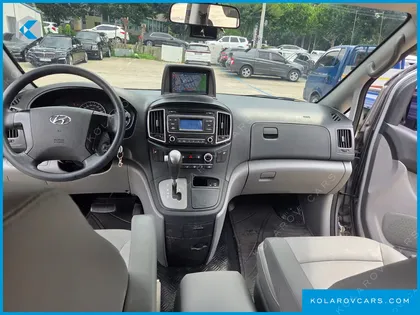 HYUNDAI STAREX 5-SEATER VAN