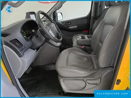 HYUNDAI STAREX GUARD CAR OF CHILDREN