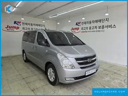 HYUNDAI STAREX 5-SEATER VAN