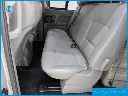 HYUNDAI STAREX 5-SEATER VAN