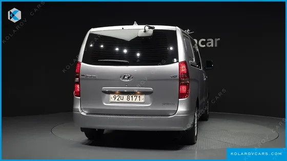 HYUNDAI STAREX VAN 5-SEATER