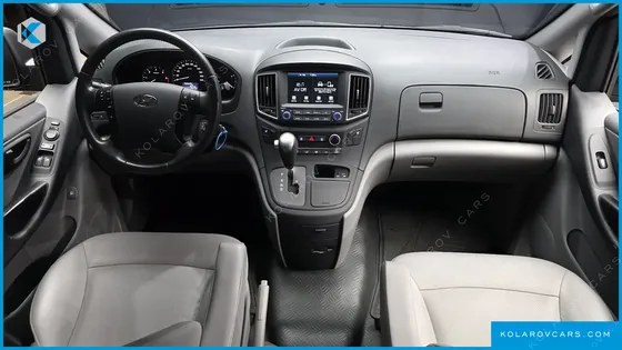 HYUNDAI STAREX VAN 5-SEATER