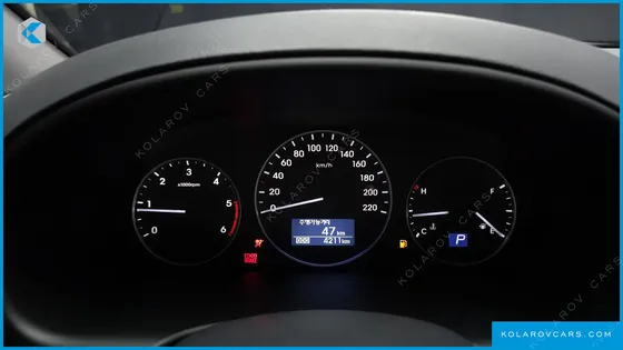 HYUNDAI STAREX VAN 5-SEATER