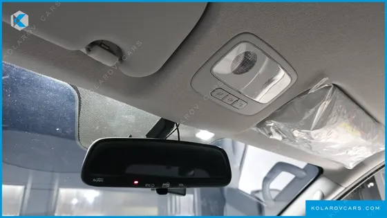 HYUNDAI STAREX VAN 5-SEATER