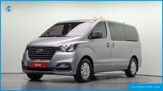 HYUNDAI STAREX VAN 5-SEATER