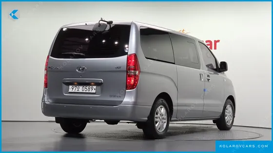 HYUNDAI STAREX VAN 5-SEATER