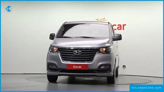 HYUNDAI STAREX VAN 5-SEATER