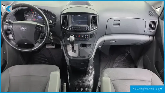 HYUNDAI STAREX VAN 5-SEATER