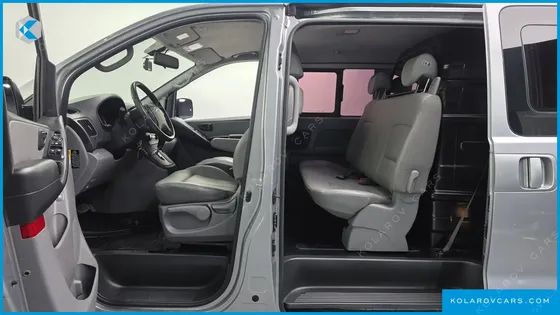 HYUNDAI STAREX VAN 5-SEATER