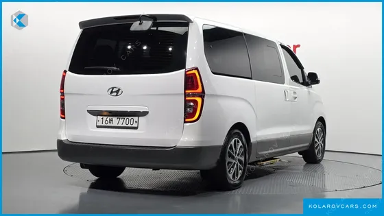 HYUNDAI STAREX URBAN 9-SEATER