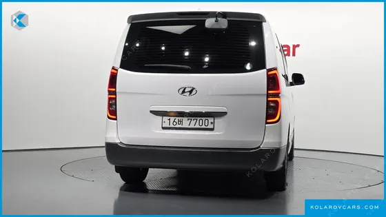 HYUNDAI STAREX URBAN 9-SEATER