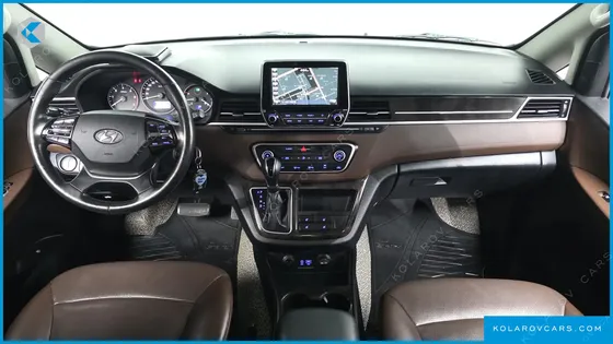 HYUNDAI STAREX URBAN 9-SEATER