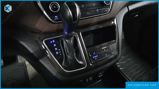 HYUNDAI STAREX URBAN 9-SEATER