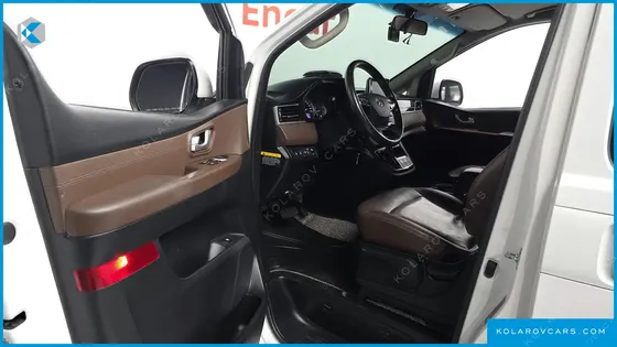 HYUNDAI STAREX URBAN 9-SEATER