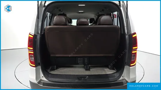 HYUNDAI STAREX URBAN 9-SEATER