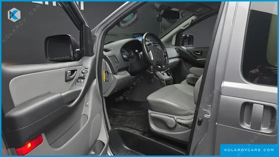 HYUNDAI STAREX VAN 3-SEATER