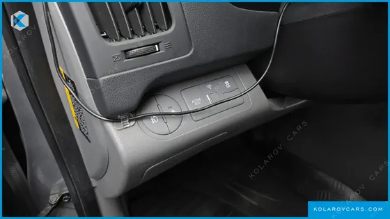 HYUNDAI STAREX VAN 3-SEATER