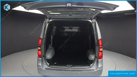 HYUNDAI STAREX VAN 3-SEATER