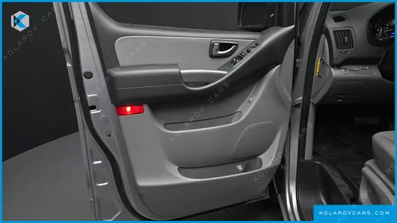 HYUNDAI STAREX VAN 3-SEATER