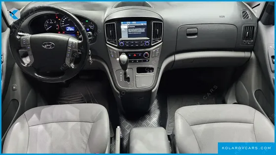 HYUNDAI STAREX VAN 5-SEATER