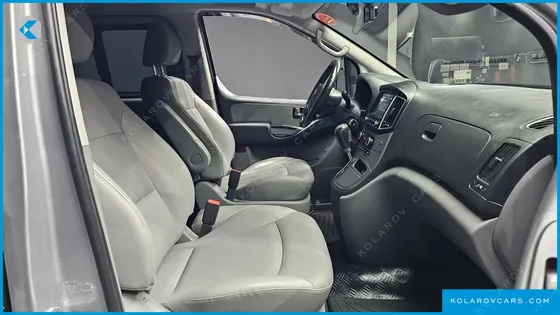 HYUNDAI STAREX VAN 5-SEATER