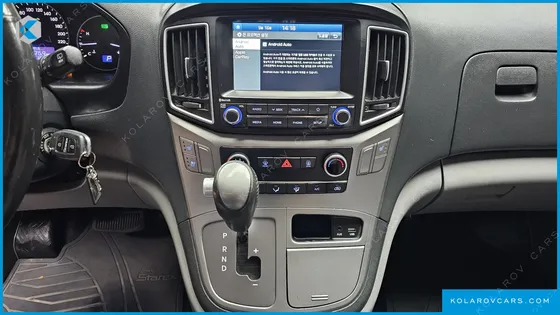 HYUNDAI STAREX VAN 5-SEATER
