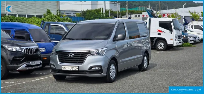 HYUNDAI STAREX VAN 5-SEATER