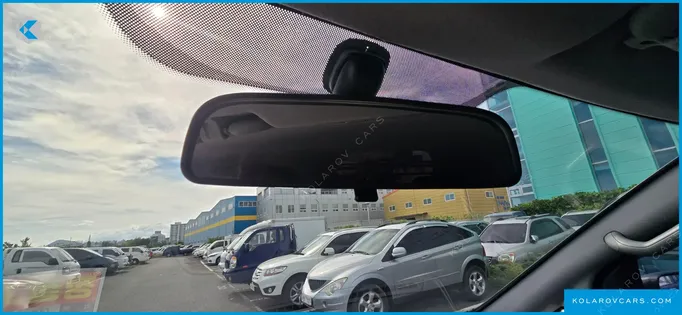 HYUNDAI STAREX VAN 5-SEATER